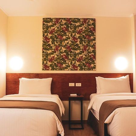 Hotel Sentro Легазпи Екстериор снимка