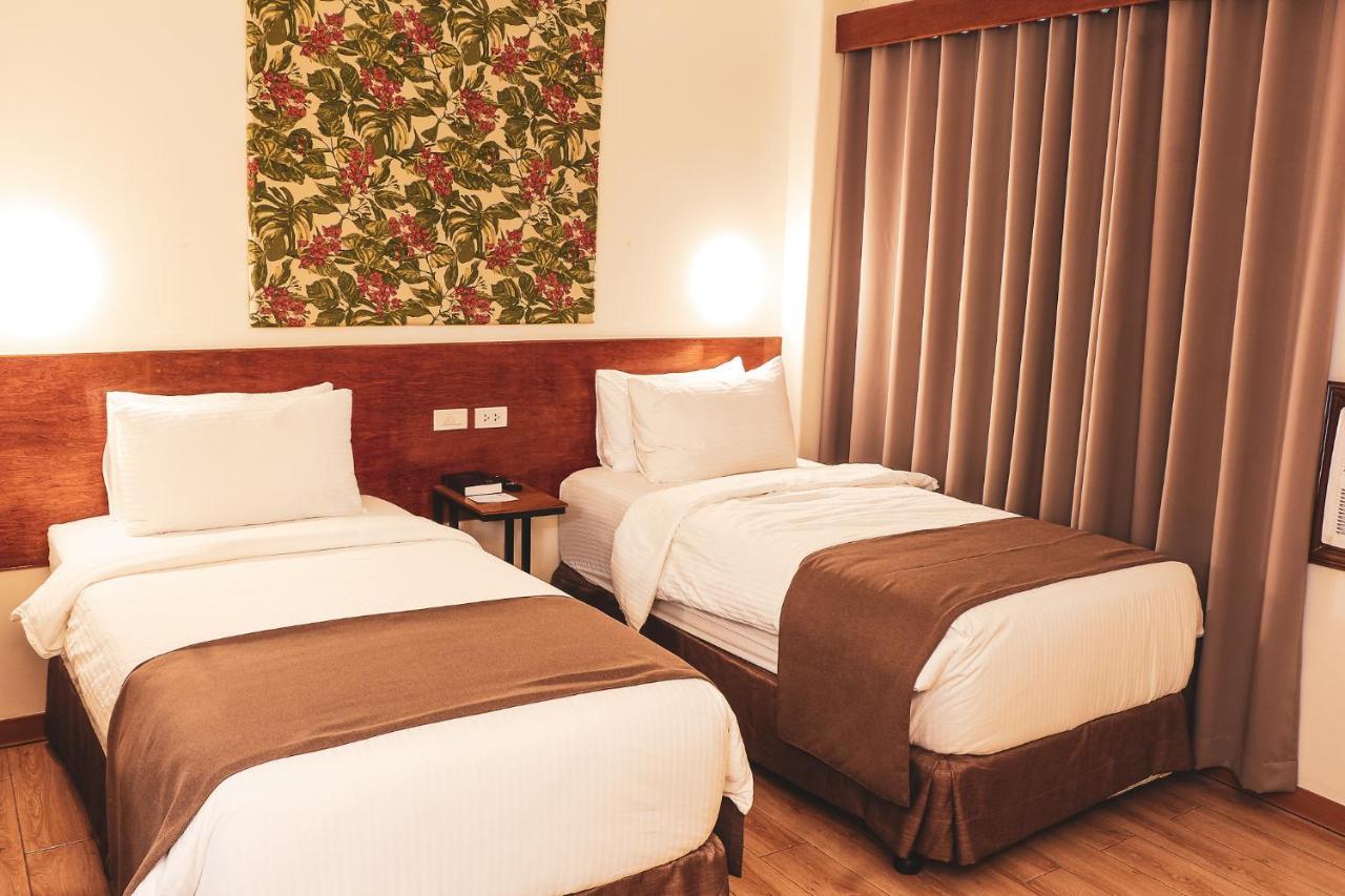 Hotel Sentro Легазпи Екстериор снимка